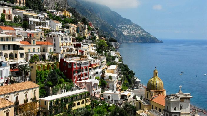 Positano-houses-cling-to-the-cliffs.jpg Positano-houses-cling-to-the-cliffs.jpg